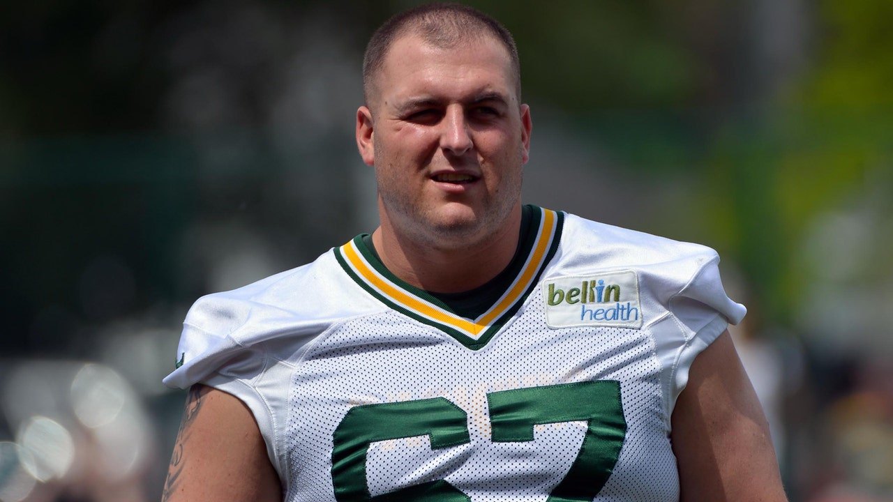 Packers' Barclay injures knee as training camp injuries pile up